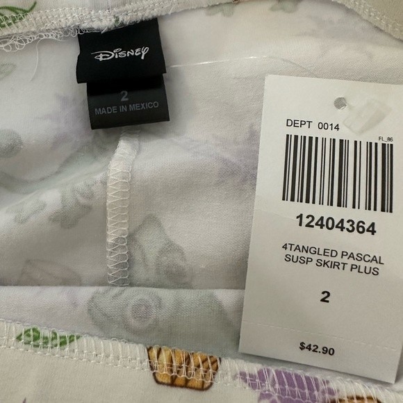 Hot topic Disney wonderland pascal and lanterns. Size 2X NWT - Picture 3 of 3